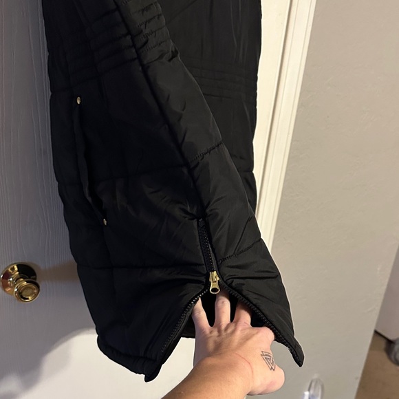 Maurices Women's Black Puffer Vest - Picture 4 of 4